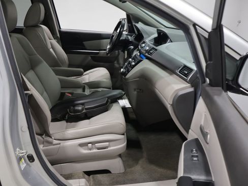 Used 2012 Honda Odyssey Touring image 21
