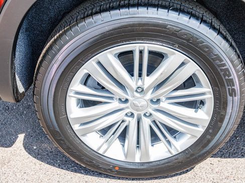 New 2025 Mitsubishi Outlander ES image 11