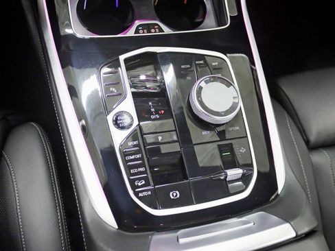 Used 2023 BMW X7 M60i w/ Executive Package image 28