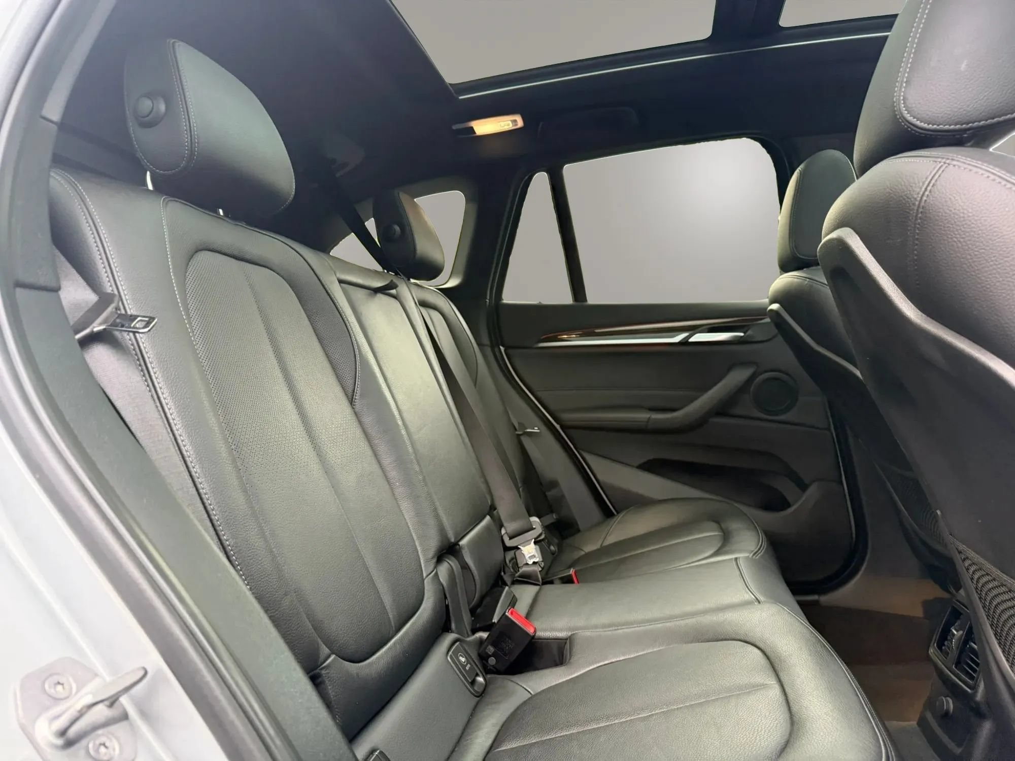 Used 2017 BMW X1 xDrive28i AWD/4WD image 12