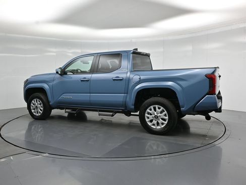 Used 2026 Toyota Tacoma SR5 AWD/4WD image 6