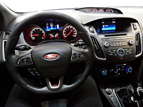 Used 2017 Ford Focus ST FWD image 17