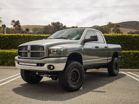 Used 2008 Dodge Ram 2500 Truck SLT w/ Popular Equipment Group AWD/4WD image 1
