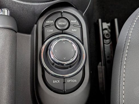Used 2022 MINI Cooper 4-Door Hardtop FWD image 35