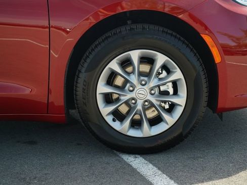 New 2026 Chrysler Pacifica Limited image 42