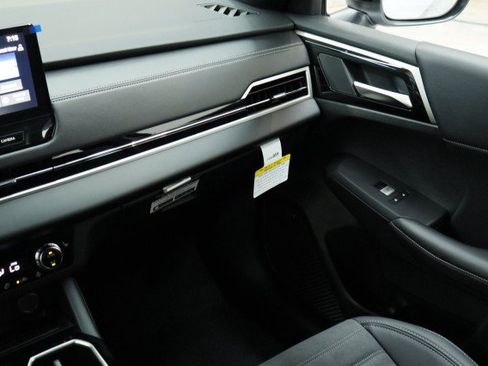 New 2026 Mitsubishi Outlander LE FWD image 22