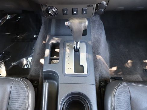 Used 2013 Nissan Xterra PRO-4X w/ Pro-4x Leather Pkg AWD/4WD image 36