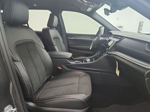 New 2026 Jeep Grand Cherokee Laredo image 33