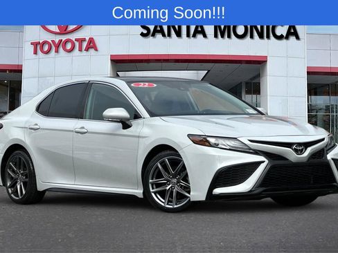 Used 2022 Toyota Camry XSE FWD image 1