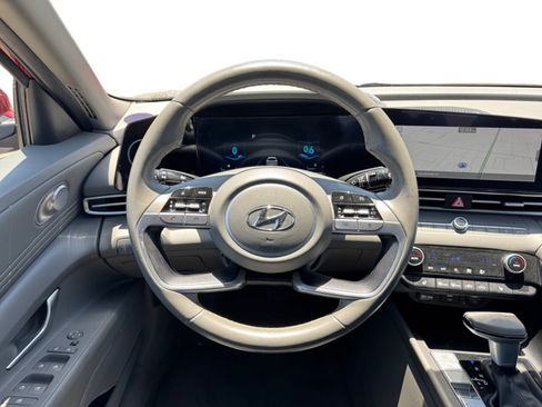 Used 2023 Hyundai Elantra SEL w/ Convenience Package FWD image 13