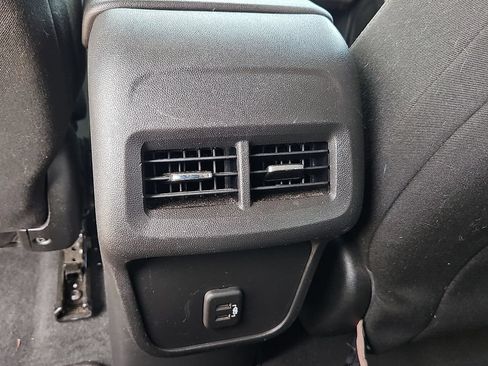 Used 2020 Chevrolet Equinox LS w/ LS Convenience Package FWD image 19