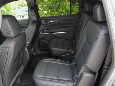 Used 2026 Chevrolet Traverse LT w/ Driver Confidence Package AWD/4WD image 33