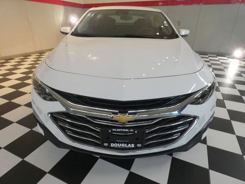 Used 2024 Chevrolet Malibu LT FWD image 2