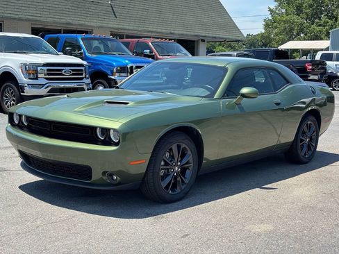 Used 2022 Dodge Challenger SXT w/ Blacktop Package AWD/4WD image 11