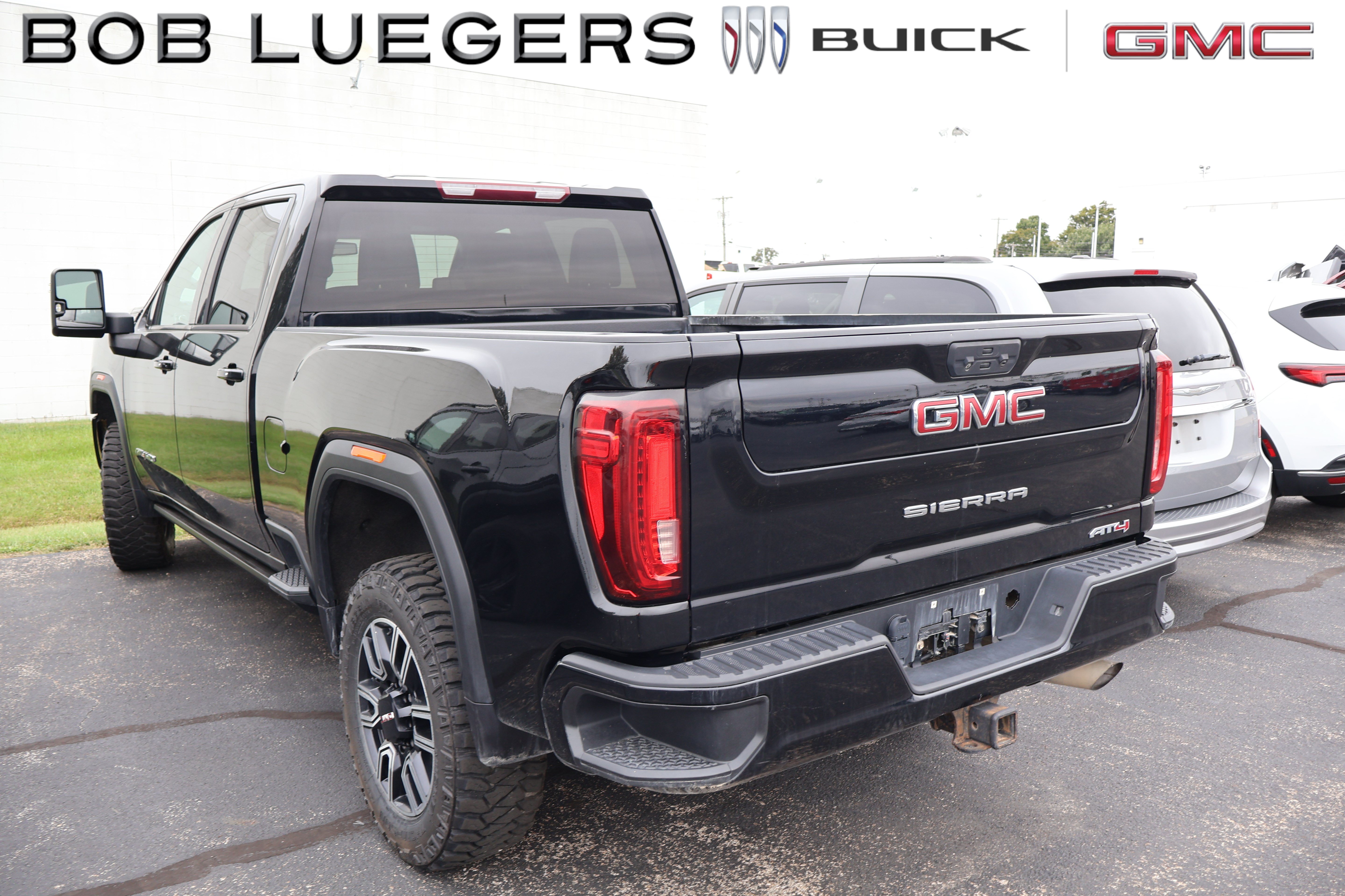 Used 2023 GMC Sierra 3500 AT4 AWD/4WD image 3