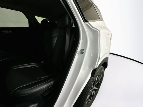 Used 2025 Kia Sportage EX FWD image 26