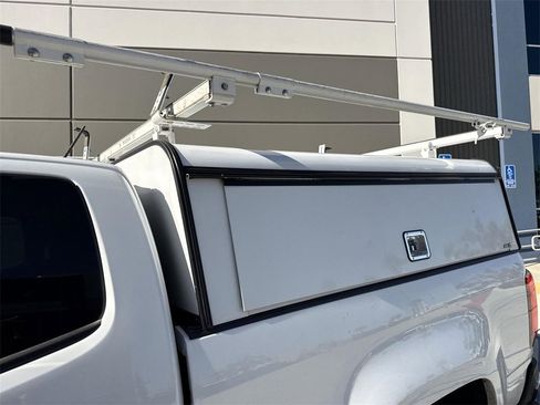 Used 2022 Chevrolet Colorado W/T w/ WT Convenience Package image 30