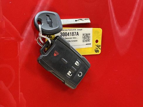 Used 2020 Chevrolet Silverado 1500 LT w/ Remote Start Package image 31