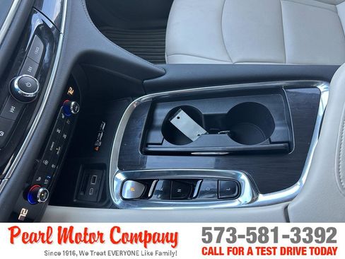 Used 2023 Buick Enclave Premium AWD/4WD image 19