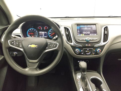 Used 2022 Chevrolet Equinox LS FWD image 22