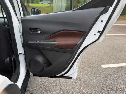 Used 2021 Nissan Kicks SR FWD image 15