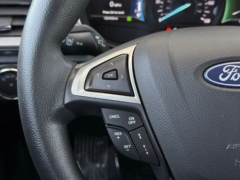 Used 2019 Ford Fusion SE FWD image 25