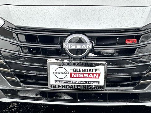 New 2025 Nissan Versa SR w/ Trunk Package image 9