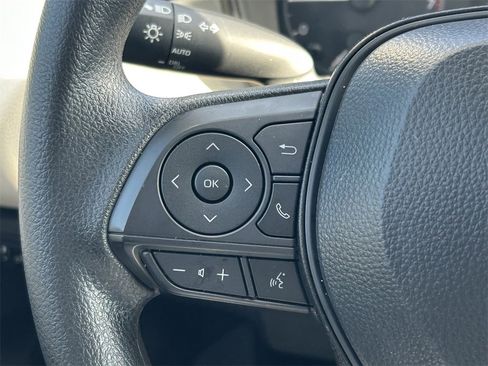 Used 2025 Toyota Corolla LE image 30