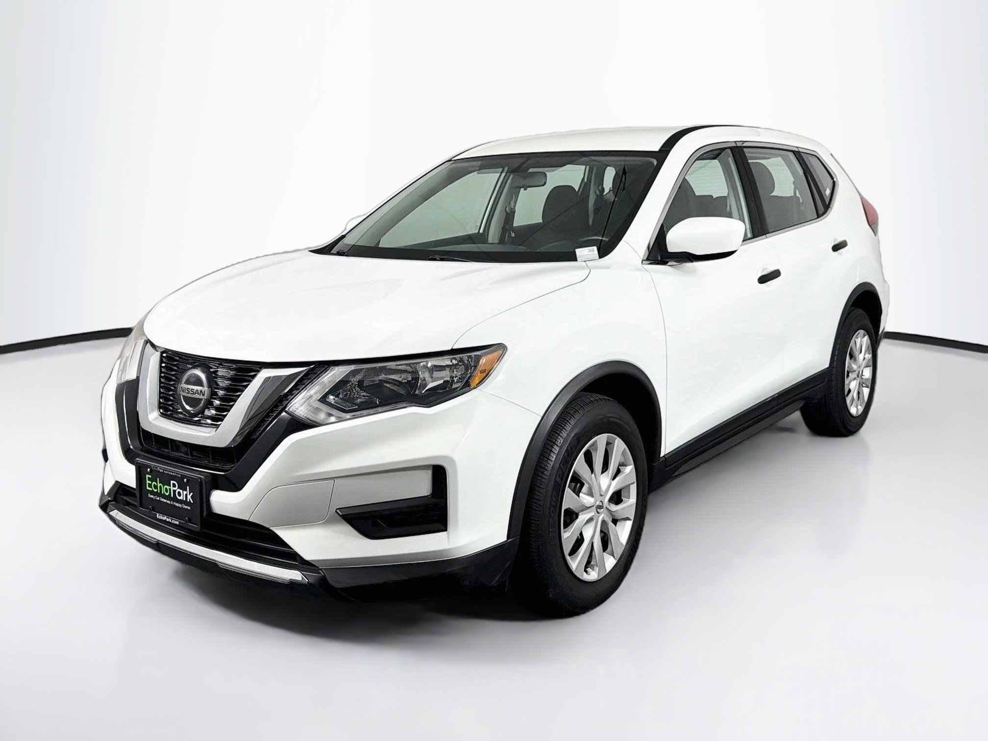 Used 2018 Nissan Rogue S FWD image 3