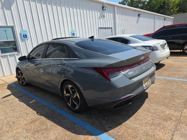 Used 2023 Hyundai Elantra Limited FWD image 5