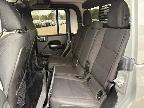 Used 2020 Jeep Gladiator Rubicon w/ LED Lighting Group AWD/4WD image 12