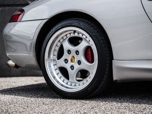 Used 2001 Porsche 911 Carrera RWD image 58