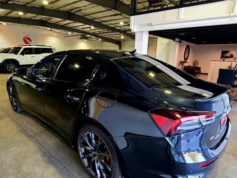 Used 2022 Maserati Ghibli Modena Q4 image 2