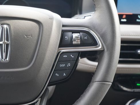 Used 2023 Lincoln Nautilus AWD w/ Premium Package image 17