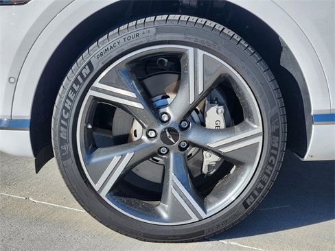 Used 2025 Genesis GV80 2.5T Prestige image 7