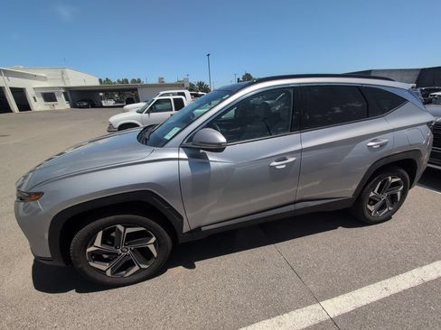 Used 2024 Hyundai Tucson Limited AWD/4WD image 2