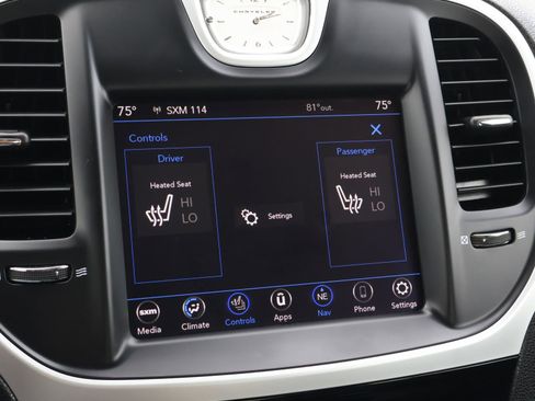 Used 2023 Chrysler 300 Touring L w/ Popular Equipment Group image 29