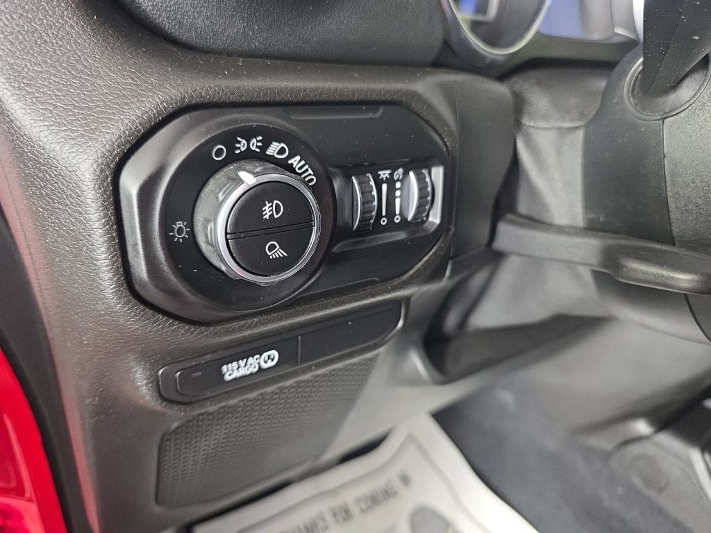 Used 2020 Jeep Gladiator Overland AWD/4WD image 12