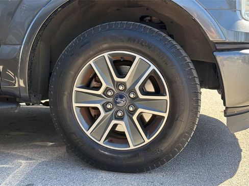 Used 2015 Ford F150 XLT w/ Equipment Group 302A Luxury image 4