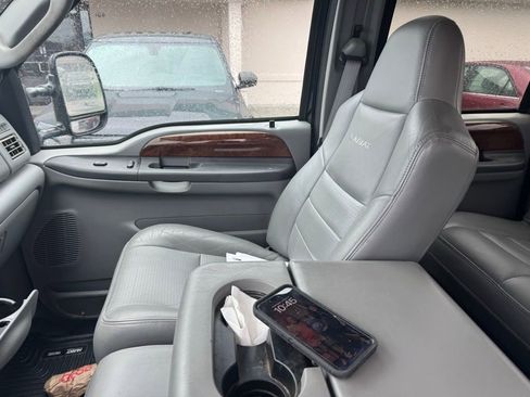 Used 2003 Ford F250 Lariat image 11