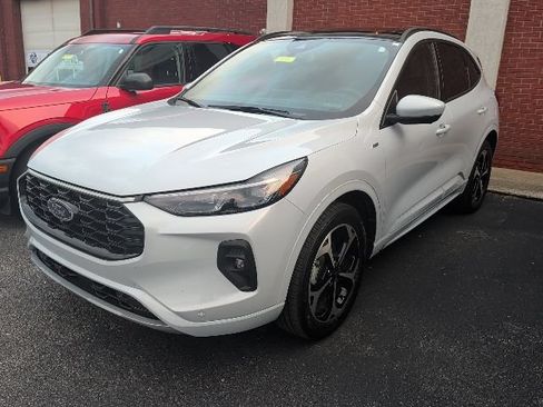 Used 2025 Ford Escape ST-Line Elite w/ Premium Technology Package AWD/4WD image 2