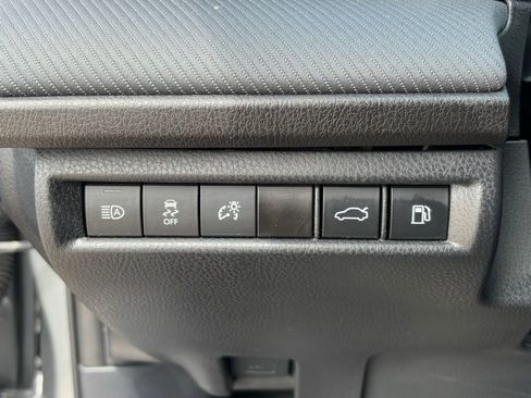Used 2025 Toyota Camry SE FWD image 25