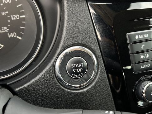 Certified 2021 Nissan Rogue Sport SV image 21