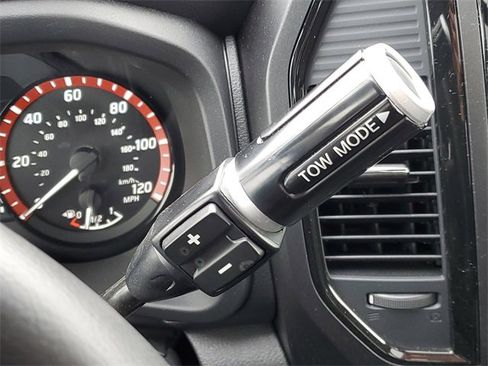 Used 2024 Nissan Titan PRO-4X w/ Pro-4x Convenience Package image 29