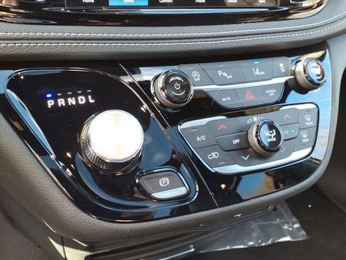 New 2026 Chrysler Pacifica Select image 18