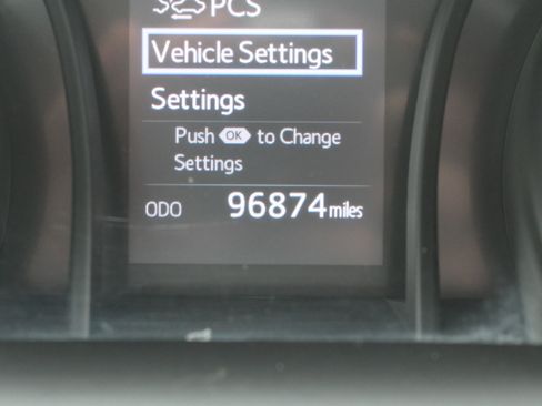 Used 2020 Toyota Camry SE image 21