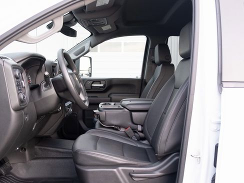 Used 2024 Chevrolet Silverado 3500 W/T image 10