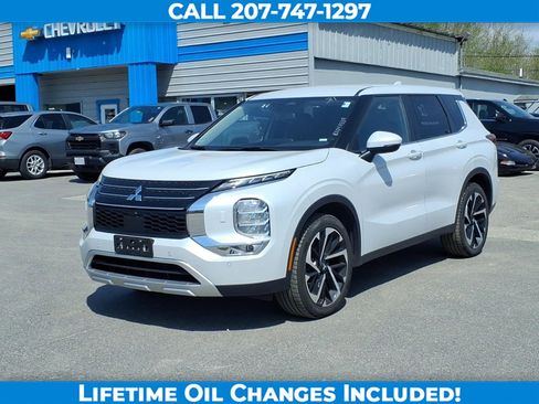Used 2024 Mitsubishi Outlander SE Black Edition AWD/4WD image 1