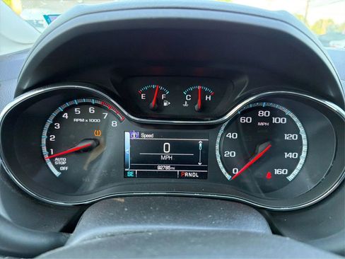 Used 2017 Chevrolet Cruze LT w/ Sun And Sound Package FWD image 20