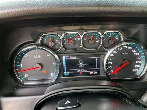 Used 2015 Chevrolet Suburban LT image 28